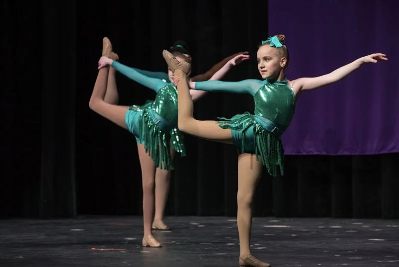 La Luna Dance Studio - Dance Studio in Bristol, Pennsylvania