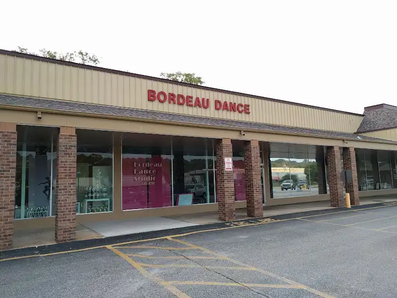 Bordeau Dance Studio - Dance Studio in De Soto, Missouri