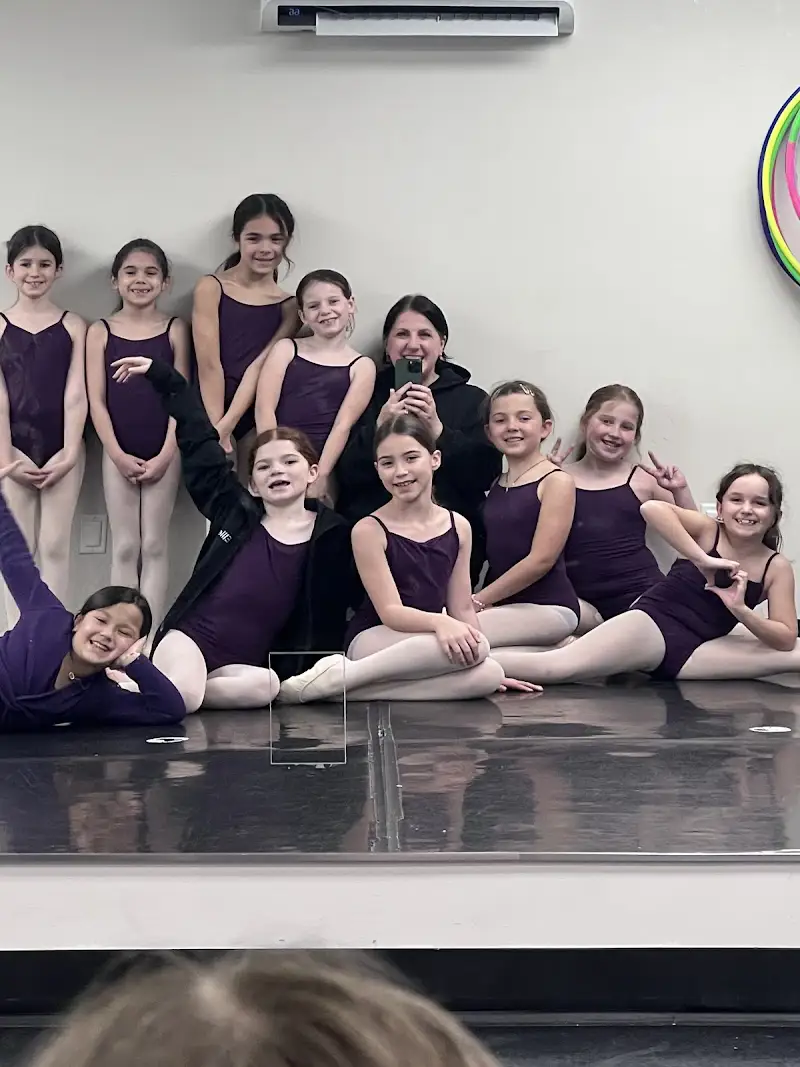 En L'air School for Dance - Dance Studio in Westport, Massachusetts