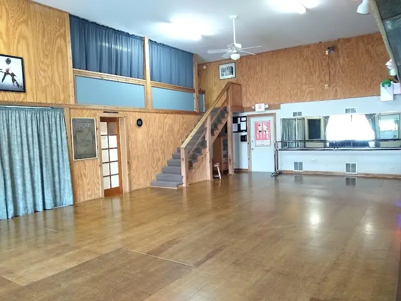 Room To Move Studio - Dance Studio in Steger, Illinois