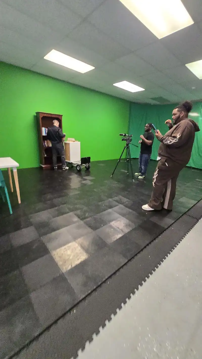 Limelight 8 - Dance Studio in Newport News, Virginia