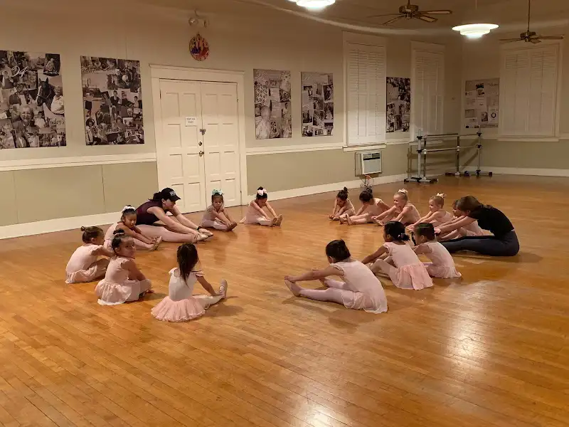 Dancin' Feet - Dance Studio in El Centro, California